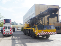 00517 Gelber Kran + Begeitfahrzeug